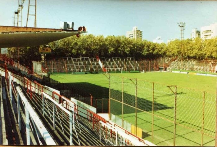 Estádio Jorge Luis Hirschi - Casa do Estudiantes de La Plata, o tradicional campo recebeu incontáveis jogos em 100 anos de utilização do local. Sob mesmo nome, foi construído um novo estádio no local, que foi inaugurado em 2019.