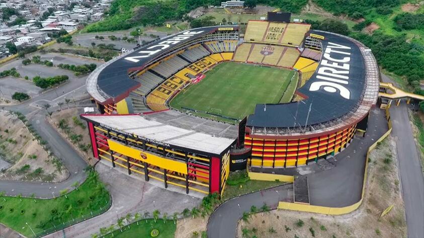 A Conmebol está avaliando a realização da final da Copa Libertadores da América entre Flamengo e Athletico-PR em outro lugar. Lidar com dificuldade não é novidade para a entidade sul-americana. Em outras edições, teve problemas com pandemia, protestos e até com condições meteorológicas. Relembre a seguir!