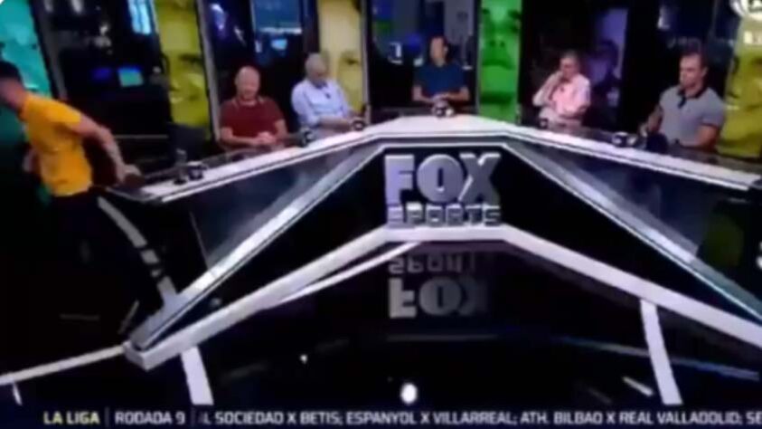 Em dada transmissão do "Fox Sports Rádio", Facincani foi provocado sobre uma opinião declarada contra Jorge Jesus. Após certo tempo passado, o treinador português demonstrou resultado com sua chegada. O apresentador Benja pediu a reprise da fala do jornalista. Felippe Facincani escolheu se retirar do programa ao vivo em seguida.