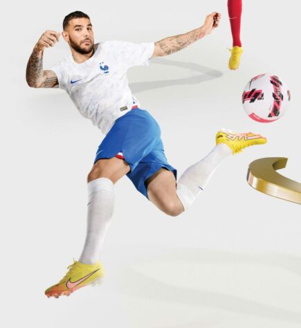França (grupo D): camisa 2 / fornecedora: Nike