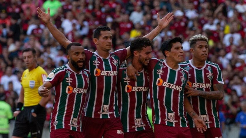 O Fluminense jogou o velho jogo de Fernando Diniz. Muitas vezes sendo atacado, mas com competência, principalmente no ataque, o time venceu o Flamengo neste domingo, no Maracanã. Ganso e Nathan fizeram os gols. Confira as notas!