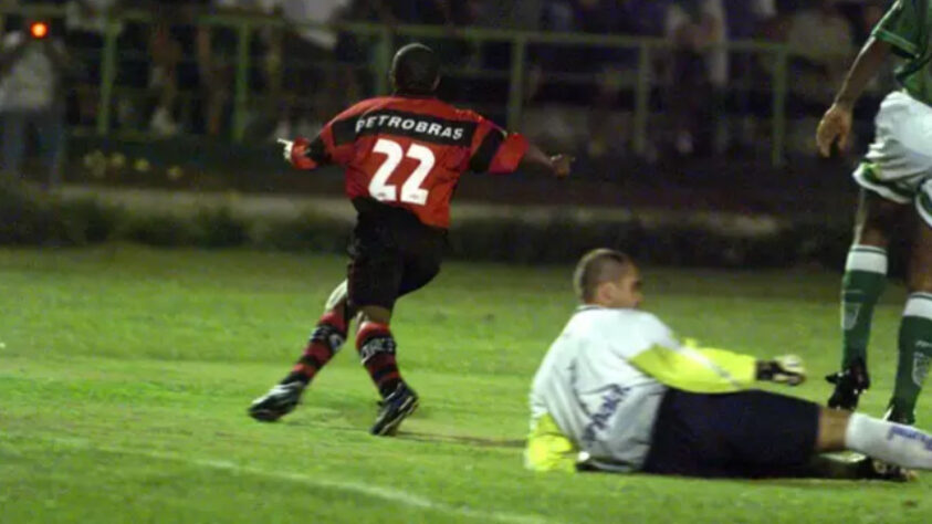 Flamengo x Palmeiras - 1999 - Copa Mercosul - Campeão: Flamengo - Placar das finais: 4 a 3 na ida / 3 a 3 na volta