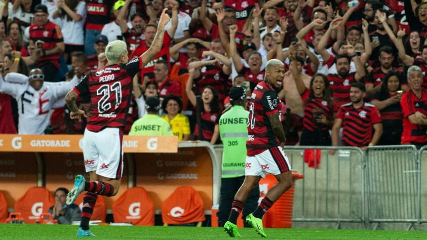 5° - Flamengo (63 pontos - Atualmente: 45 pontos) / Como foi no fim do 1º turno: Flamengo 1 x 2 Fortaleza; Red Bull Bragantino 1 x 0 Flamengo; Internacional 3 x 1 Flamengo; Flamengo 2 x 0 Cuiabá; Atlético-MG 2 x 0 Flamengo; Flamengo 3 x 0 América-MG; Santos 1 x 2 Flamengo; Corinthians 1 x 0 Flamengo; Flamengo 2 x 0 Coritiba; Flamengo 4 x 0 Juventude e Avaí 1 x 2 Flamengo.