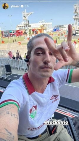 Atração do Rock in Rio 2022, o italiano Damiano David, vocalista da banda Måneskin, estava vestido com a camisa do Fluminense durante ida aos bastidores da Cidade do Rock, quando subiu ao palco pela primeira vez, para conhecer o local.