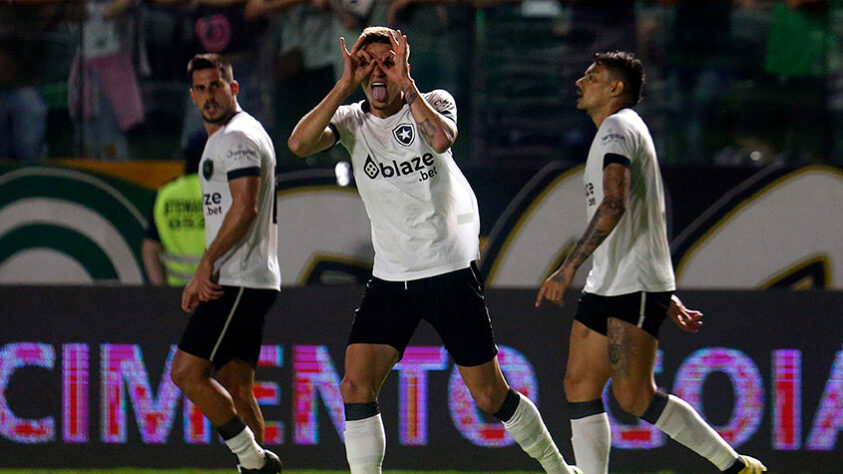 9º lugar: BOTAFOGO (37 pontos) - 28 jogos - Libertadores: 6.5% / Sul-Americana: 63.3% / Rebaixamento: 1.7%