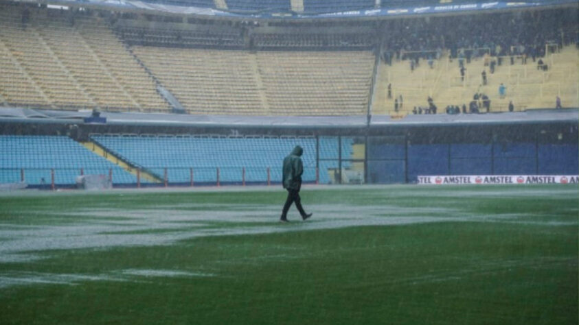 Em 2018, a sorte não pareceu estar do lado da organização do jogo de ida a final da Libertadores. Por causa de um temporal, a partida, que aconteceria na La Bombonera, teve que ser adiada.