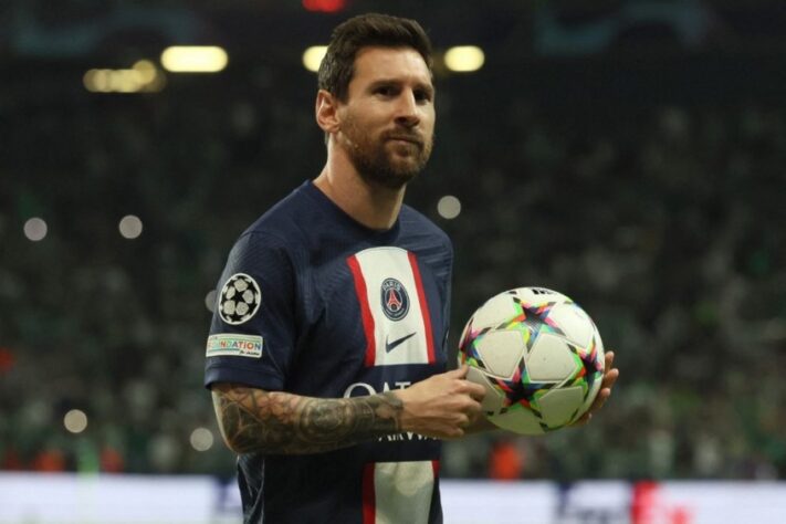 ENCAMINHADO - Lionel Messi e Paris Saint-Germain possuem um acordo verbal por uma renovação contratual, segundo o jornalista Fabrizio Romano. Haverá uma reunião com o staff do jogador para discutir a duração do novo vínculo, salário e outros assuntos. No entanto, nada será assinado nesta semana.