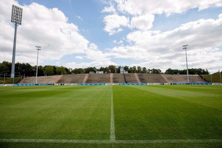 Parkstadion - Localizado em Gelsenkirchen, o estádio foi a casa do Schalke 04 por muito tempo. O campo foi utilizado em cinco partidas da Copa de 1974.