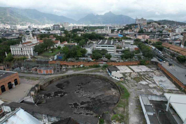 Mais detalhes do terreno do Gasômetro.