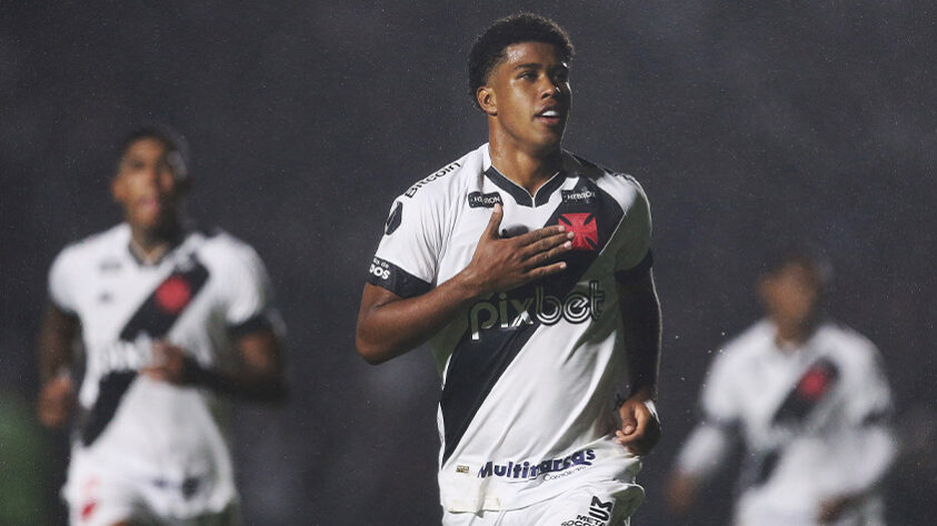 4º lugar: VASCO (57 pontos - atualmente 49 pontos) - Resultados do primeiro turno: Londrina 0 x 1 Vasco; Vasco 3 x 0 Operário; Novorizontino 2 x 0 Vasco; Vasco 0 x 0 Sport; Criciúma 0 x 1 Vasco; Sampaio Corrêa 3 x 1 Vasco; Vasco 1 x 1 Ituano