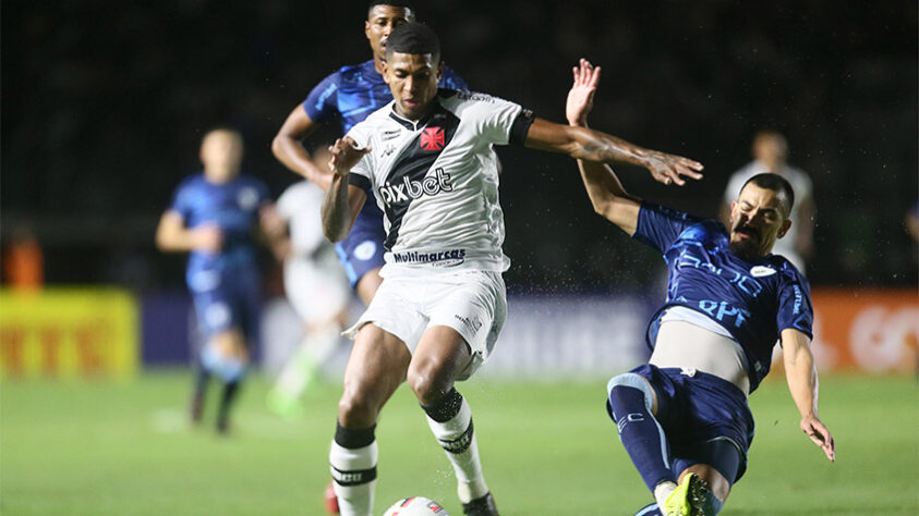 O Vasco empatou com o Londrina em um jogo que poderia ter sido liquidado na primeira etapa. Na partida, Raniel ficou marcado por perder chances cara a cara com o goleiro, e Paulo Victor falhou no gol dos visitantes. Veja as notas do LANCE!.