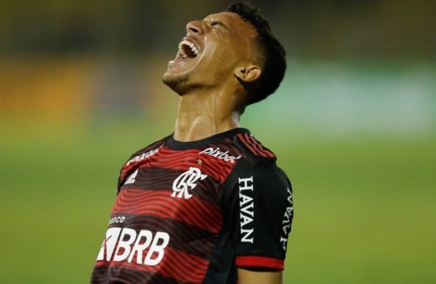 23º lugar: Victor Hugo (meia - Flamengo - 18 anos) - Valorizou 3 milhões de euros (R$ 16,4 milhões) / Valor de mercado atual: 3 milhões de euros (R$ 16,4 milhões) / Primeira avaliação de mercado do jogador