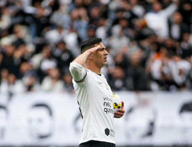 Balbuena (zagueiro) - Seis clássicos alvinegros pelo Corinthians - Uma vitória, dois empates e três derrotas