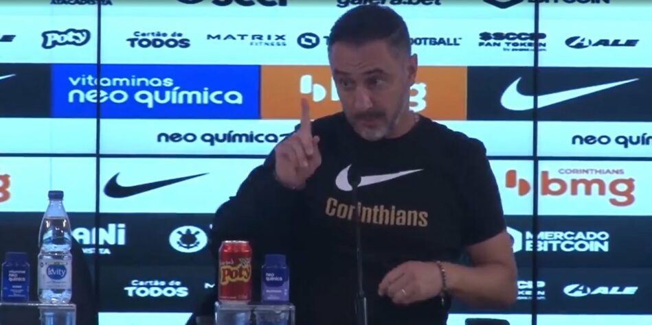 A relação entre os treinadores de futebol e a imprensa esportiva nem sempre é de harmonia. O abalo mais recente aconteceu na última quarta-feira: Vítor Pereira, técnico do Corinthians, se irritou durante entrevista coletiva após Corinthians 0 x 2 Fluminense. Perguntado sobre "quem manda em casa, ele ou a esposa", no contexto da permanência ou não no futebol brasileiro, o treinador não escondeu seu incômodo. Com gancho nesta situação, lembre outros desentendimentos entre técnicos e jornalistas.