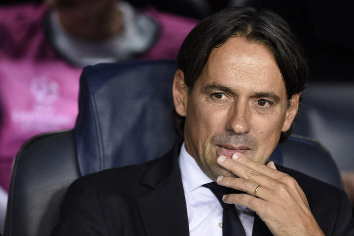 Simone Inzaghi - Nacionalidade: italiano - Clube que comanda: Inter de Milão (ITA)