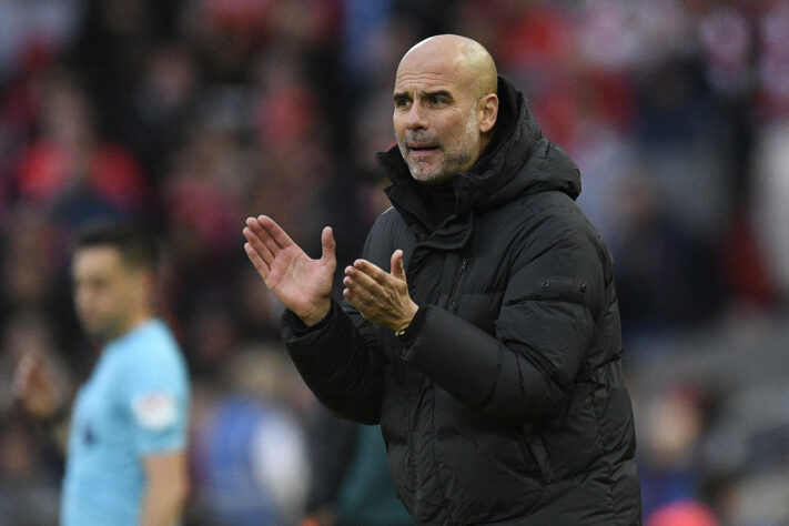 Pep Guardiola - Idade: 51 anos - Clube que comanda: Manchester City