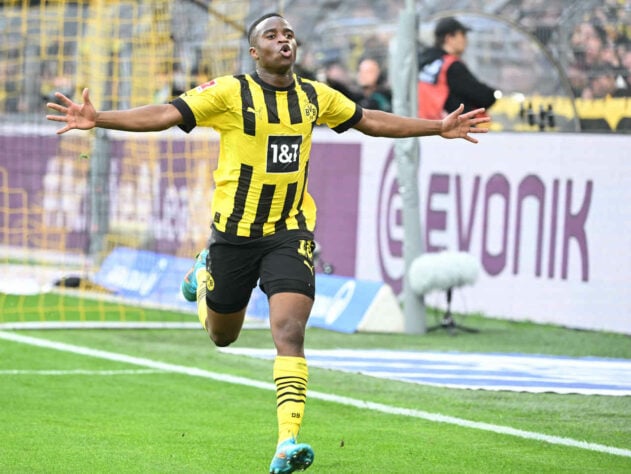 Youssoufa Moukoko (18 anos) - Posição: centroavante - Clube: Borussia Dortmund