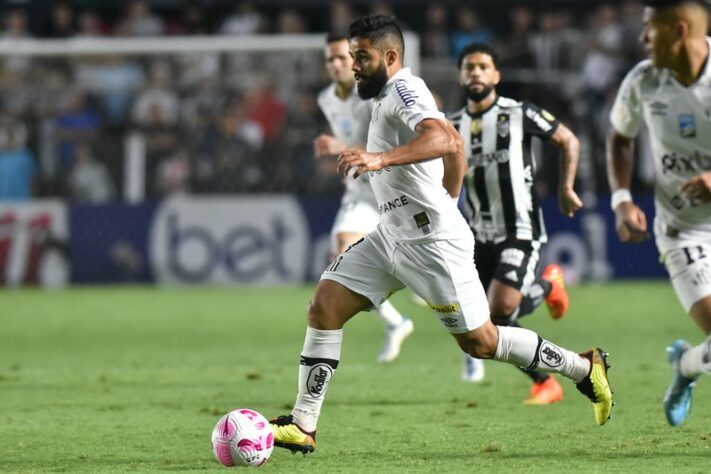 O Santos foi um time que deu sono. Na noite desta quarta-feira, o Peixe foi derrotado pelo Atlético-MG por 2 a 1, na Vila Belmiro, pelo Brasileirão. O time da casa teve uma atuação desastrosa e ninguém se destacou contra o Galo. Confira as notas do Santos e os destaques do Atlético no L! (por Diário do Peixe)