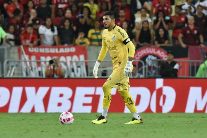 18ª posição: João Paulo, 27 anos - goleiro (brasileiro) - Clube: Santos - Valor de mercado: 7 milhões de euros / 35,7 milhões de reais