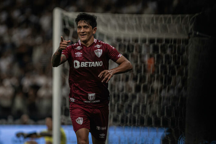 Atual artilheiro do Brasileirão 2022, com 20 gols, o argentino Germán Cano, do Fluminense, segue ampliando suas marcas no futebol brasileiro. Com os dois gols marcados diante do Corinthians, ele ganhou uma posição na lista de estrangeiros com mais gols no Brasileirão na história. Veja a lista!