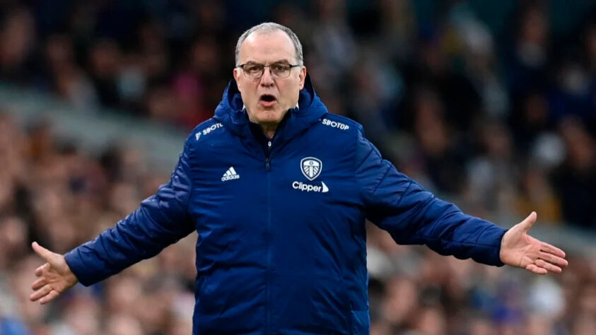 MELOU - O técnico argentino Marcelo Bielsa rejeitou a proposta do Everton, segundo o site "The Athletic". De acordo com a informação, o treinador chegou a viajar para a Inglaterra para conversar com representantes dos Toffees, mas acabou por recusar a oferta. 