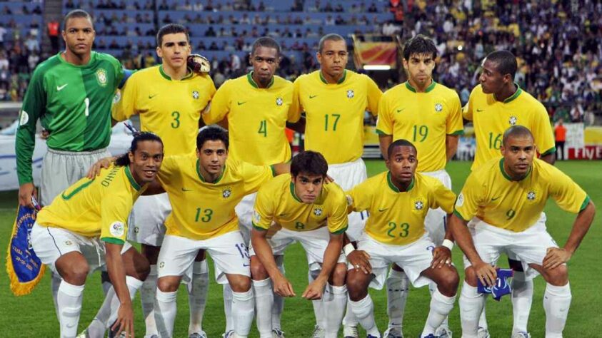 Brasil 4x1 Japão - Copa do Mundo de 2006: a partida ficou marcada pelo confronto do Brasil contra Zico, que era treinador do Japão na Copa. Com dois gols, Ronaldo abriu e fechou o placar. Gilberto e Juninho Pernambucano também guardaram seus gols. 