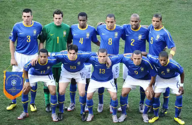 Copa do Mundo de 2010 (África do Sul) - Líder do ranking da FIFA: Brasil - Eliminação nas quartas de final