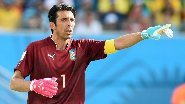 4º - Gianluigi Buffon - Nacionalidade: Itália - Posição: goleiro - Vitórias na carreira: 612 - Empates na carreira: 275 - Total de partidas sem perder na carreira: 887 jogos