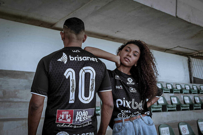 Terceira camisa do Botafogo-PB / Fornecedora de material esportivo: WA Sport