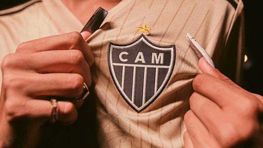 GALERIA: Confira fotos da nova camisa 3 do Atlético-MG