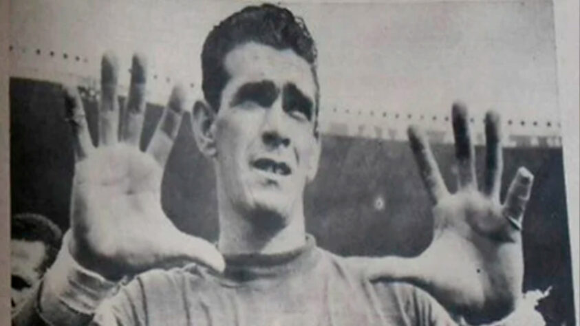 O histórico goleiro participou de quatro edições do torneio mundial. Todavia, o jogador atuou como titular apenas na Copa do Mundo de 1954, realizada na Suíça.
