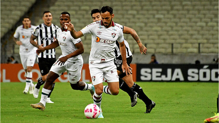 CEARÁ - Sobe: O time cearense teve boas tramas no setor ofensivo e assustou o Fluminense. Vina conseguiu duas oportunidades | Desce: O atacante Cléber foi expulso no melhor momento do Vozão. 