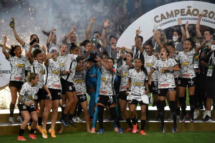 Corinthians - 3 títulos - 2017, 2019 e 2021 - *Em 2017 o time tinha parceria com o Audax