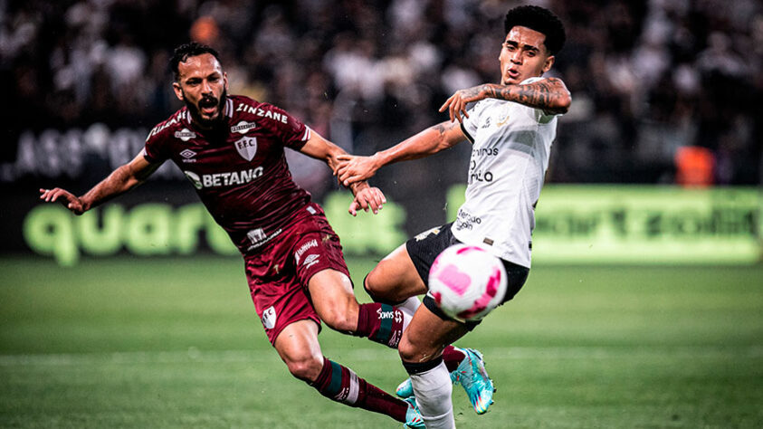 Em duelo válido pela 34ª rodada do Brasileirão, o Corinthians foi derrotado pelo Fluminense, por 2 a 0, na Neo Química Arena. Cano (2x) marcou os gols da partida. Veja as notas dos jogadores do Timão na partida. (feito por Rafael Marson)