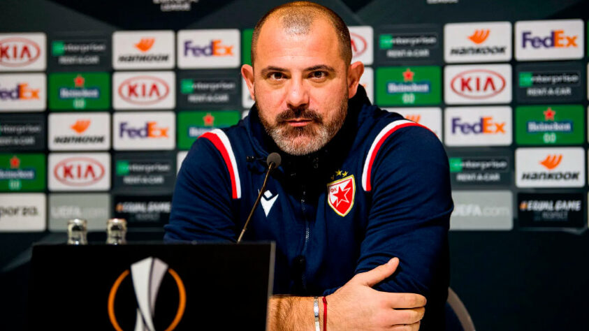 FECHADO - A Sampdoria tem um novo treinador. Segundo o jornal italiano "Corriere dello Sport", o sérvio Dejan Stankovic, de 44 anos, será o substituto do ex-comandante Marco Giampaolo.