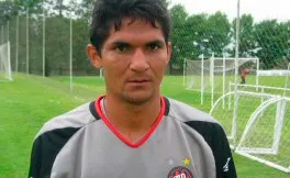 Zagueiro - Durval - Com 25 anos na época, o zagueiro 'apareceu' no futebol brasileiro pelo Brasiliense e logo foi contratado pelo Furacão. É um dos jogadores mais conhecidos deste elenco