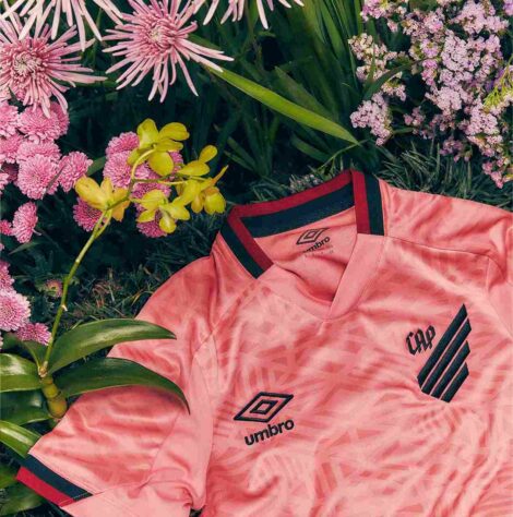 Camisa lançada para o Athletico Paranaense - Fornecedora de material esportivo: Umbro.