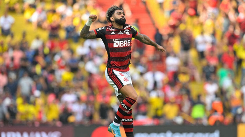 APREENSÃO NA FINAL - Até os 30 minutos do primeiro tempo, o Athletico-PR, adversário do Flamengo na final, jogava melhor e tinha criado as melhores chances da partida. Porém, o zagueiro Pedro Henrique foi expulso e, logo depois, Gabigol abriu o placar.