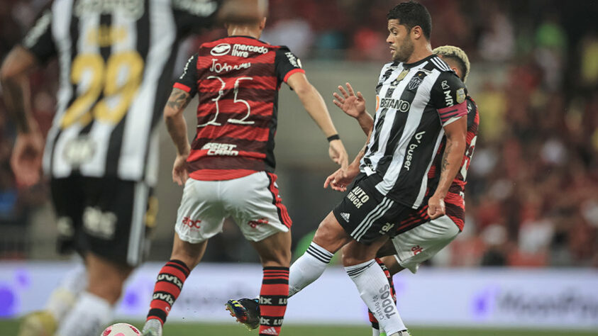 MARCAÇÃO - Fora a falha de Guga no gol sofrido, a marcação do Atlético-MG foi bem. O ataque do Flamengo pouco produziu em campo e teve dificuldades | HULK - Voltando de lesão, o artilheiro do Galo ficou completamente anulado pela zaga rubro-negra. Não conseguiu boas chances para balançar a rede.