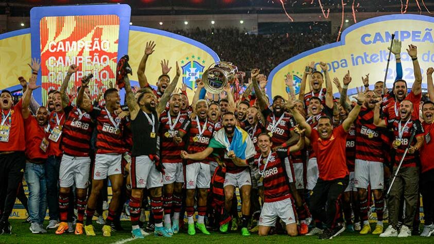 Copa do Brasil 2022 - Com emoção até o fim, o Flamengo superou o Corinthians nos pênaltis, por 6 a 5, e conquistou o Tetra. No tempo regulamentar, 0 a 0 em São e Paulo e 1 a 1 no Rio de Janeiro.