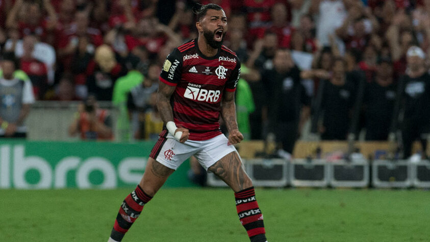 Flamengo 1 x 1 Corinthians - Que sufoco! O jogo de volta proporcionou fortes emoções ao torcedor do Flamengo. Depois de sair na frente com Pedro, a equipe recuou demais  e sofreu o empate no fim. A equipe de Dorival Júnior conseguiu a conquista nos pênaltis, com gol de Rodinei para coroar. 