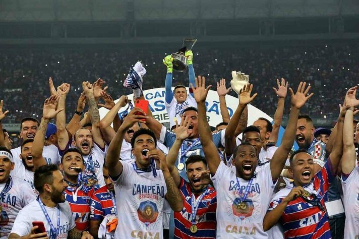 8º lugar - Fortaleza: 15 títulos nesse século / Campeonato Cearense 2001, 2003, 2004, 2005, 2007, 2008, 2009, 2010, 2015, 2016, 2019, 2020, 2021, 2022 e 2023; Copa do Nordeste 2019 e 2022; Campeonato Brasileiro Série C 2018 (foto)