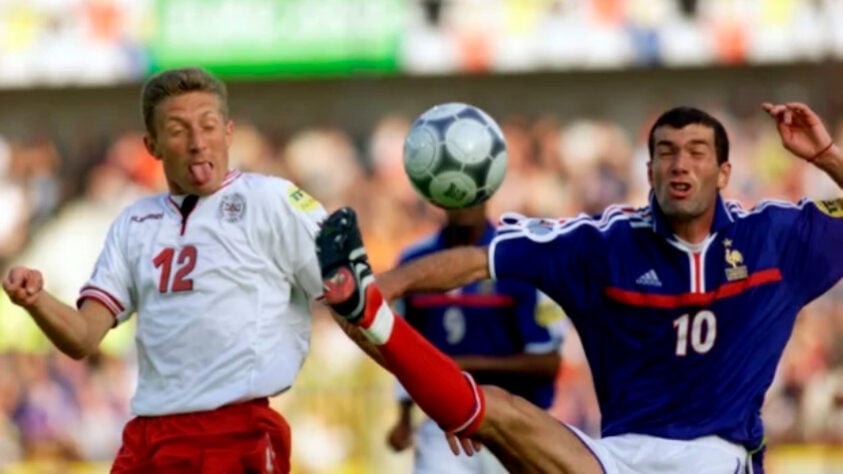 A França, primeira colocada do ranking da FIFA em 2002, não conseguiu passar para a fase mata-mata da competição. Os franceses perderam para Senegal e Dinamarca, e empataram com o Uruguai.
