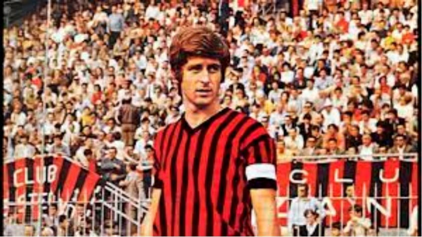 Gianni Rivera (Itália): 4 Copas do Mundo (1962, 1966, 1970 e 1974).