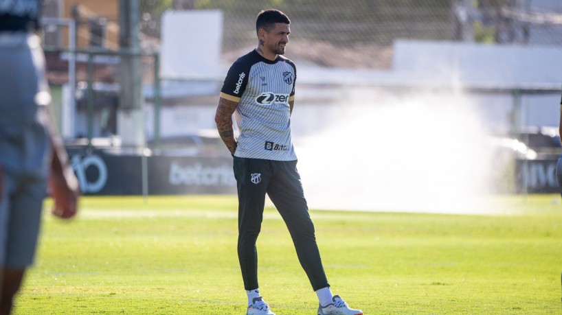 FECHADO - O Ceará comunicou, nesta sexta-feira (28), a demissão do técnico Lucho González. O Vozão agradeceu pelos serviços prestados e desejou sucesso na carreira.