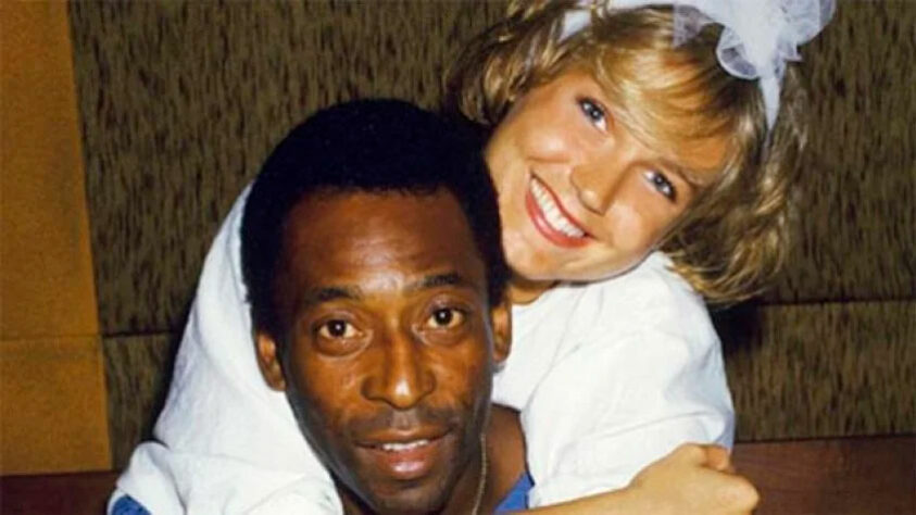 Pelé e Xuxa - O rei do futebol e a rainha dos baixinhos viveram um relacionamento durante seis anos. O fim da relação chegou após indícios de infidelidade do lendário craque.