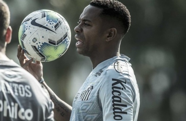 Robinho - O atacante foi revelado pelo Santos antes de ser contrato pelo Real Madrid. Também passou por outros clubes na Europa, como Manchester City e Milan. Retornou ao Peixe depois.