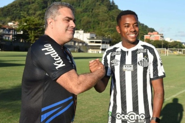 Em 2020, Robinho foi anunciado como reforço do Santos. Porém, após diversas manifestações contrárias de torcedores, imprensa, patrocinadores e da sociedade brasileira, o clube voltou atrás.