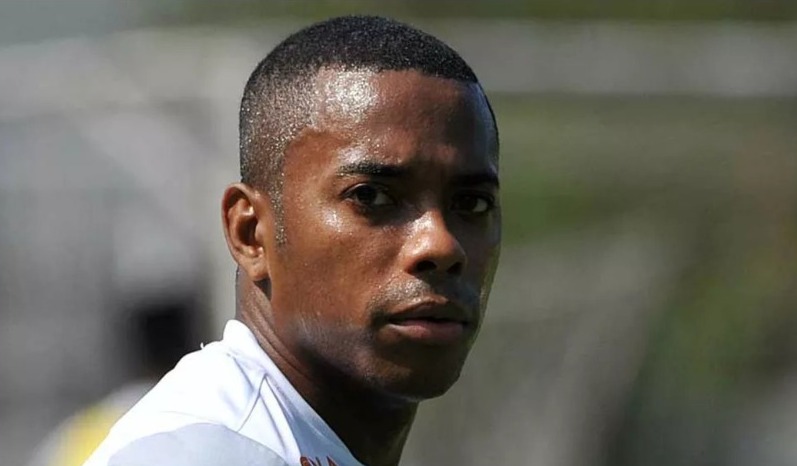 Robinho pode ser preso? Condenado em todas as instâncias italianas por crime de estupro, o jogador está foragido no Brasil. Nesta galeria, fizemos uma recapitulação de todo o caso envolvendo o jogador e a resposta para a pergunta se ele irá para a cadeia. Veja!