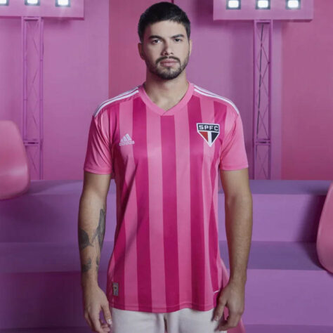 Qual combinou mais? Times BR 🇧🇷 ganham camisa especial pelo Outubro Rosa